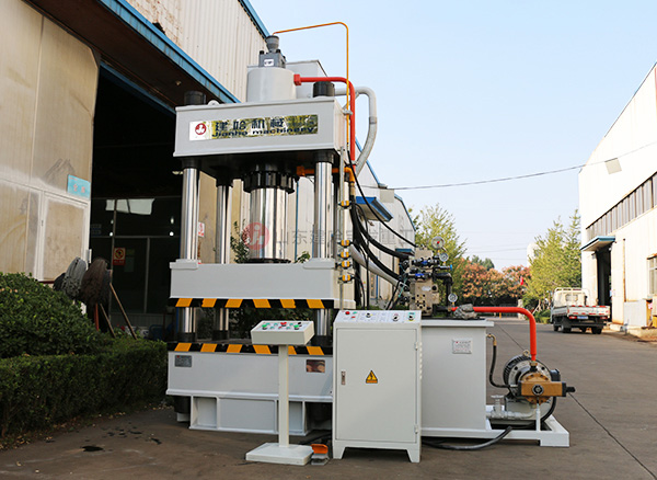 150噸三梁四柱液壓機用途特點
