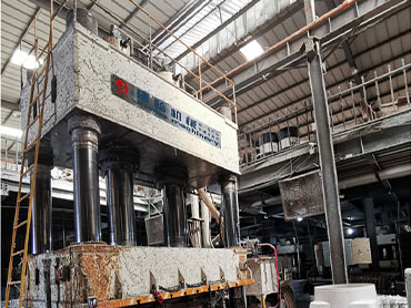 隔熱板材料液壓機(jī)的實(shí)際運(yùn)用