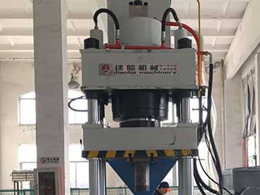 四柱液壓機保壓時出現(xiàn)的問題