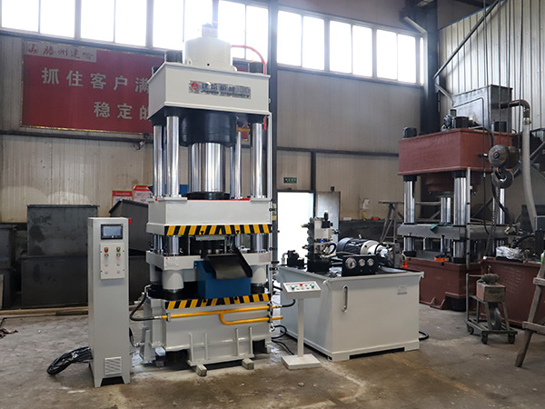 山東建哈寶發重工粉末成型液壓機的特點介紹